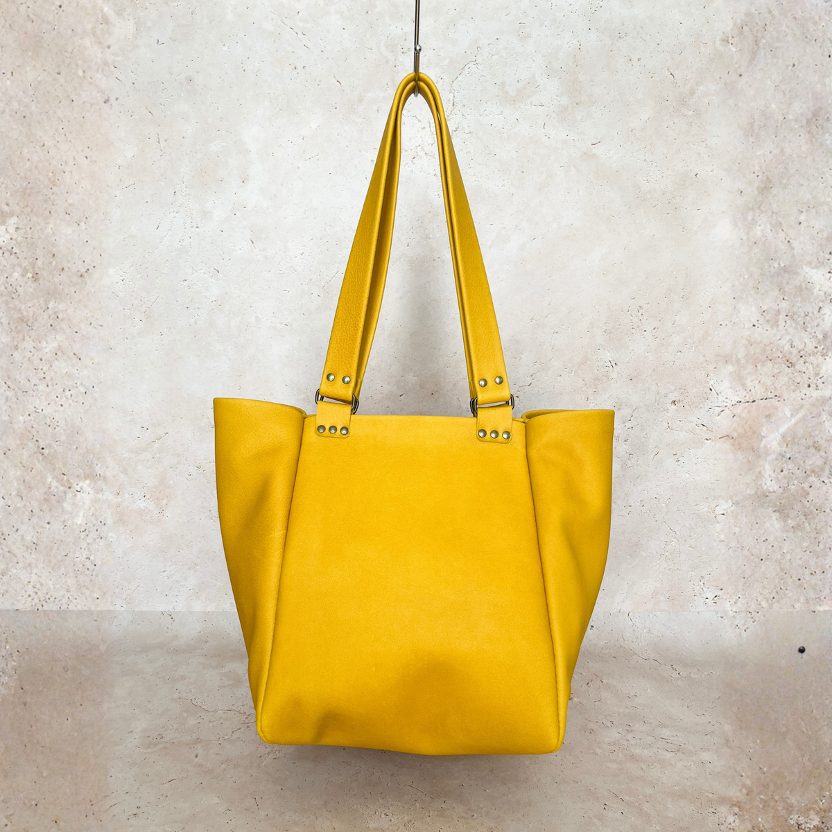 Le Ophrys | Taurillon nubuck jaune