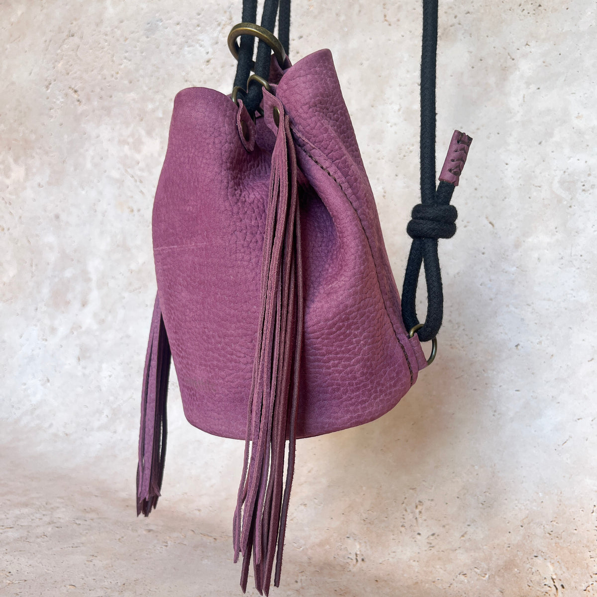 Mini Camélée en cuir pleine fleur vu de trois quarts