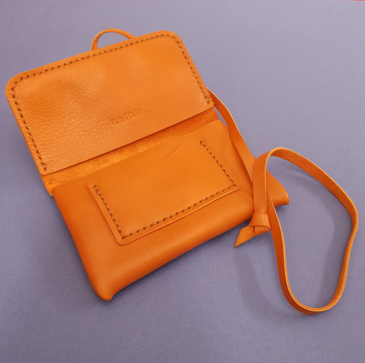 faméthic famethic cuir français maroquinerie éthique artisanale blague à tabac bruyère pochette