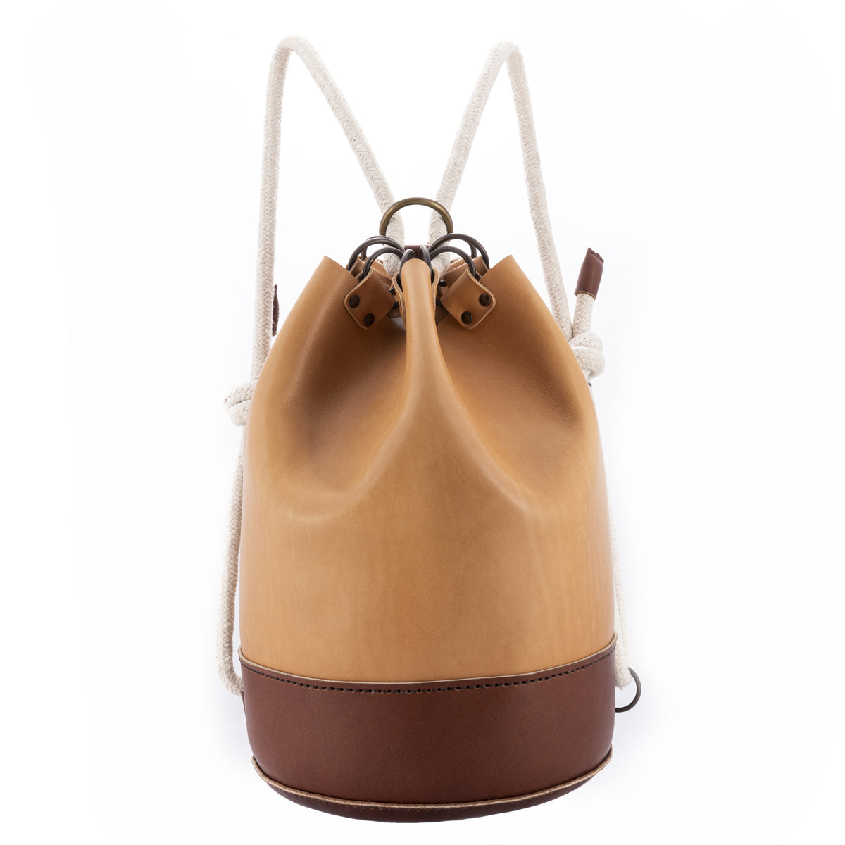 sac à dos sac seau cuir véritable original artisanal sacs bufflon tourillon faméthic famethic créateur marseille